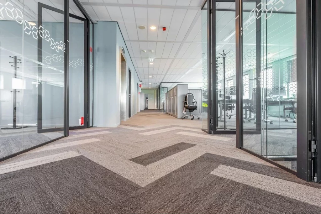 Hausmeister und Gebäudeservice Salach Frank Baukonzept Reinigungsservice und Sonderleistungen in Salach von Frank Baukonzept – Treppenhausreinigung, Entrümpelung und Bodenpflege.